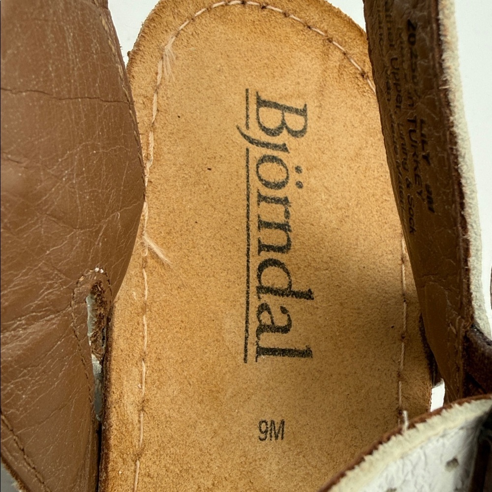 Bionica Women's White Strappy Sandals wedge 9M casual vacation Leather beach Y2K - Picture 4 of 9